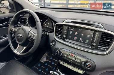 Позашляховик / Кросовер Kia Sorento 2016 в 