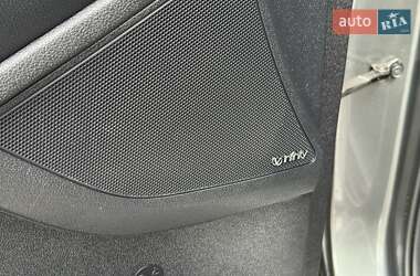 Позашляховик / Кросовер Kia Sorento 2016 в 