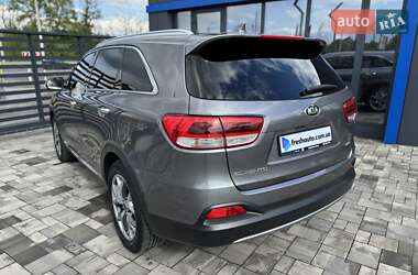 Позашляховик / Кросовер Kia Sorento 2016 в 