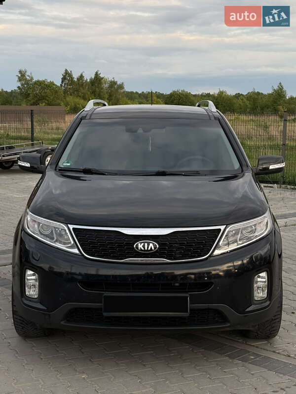 Позашляховик / Кросовер Kia Sorento 2012 в Івано-Франківську