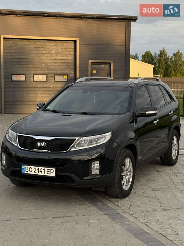 Позашляховик / Кросовер Kia Sorento 2012 в Івано-Франківську