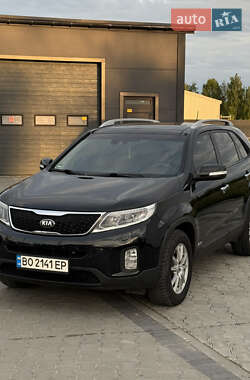 Позашляховик / Кросовер Kia Sorento 2012 в 