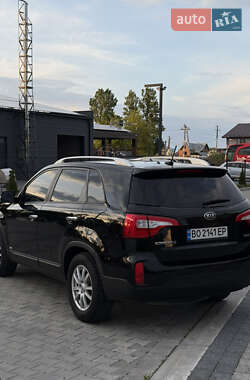 Позашляховик / Кросовер Kia Sorento 2012 в 