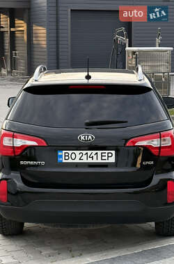 Позашляховик / Кросовер Kia Sorento 2012 в 