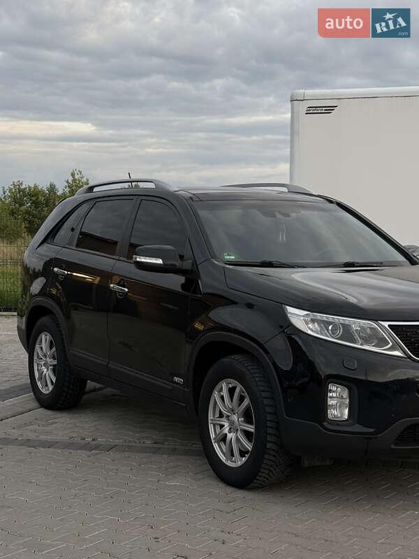 Позашляховик / Кросовер Kia Sorento 2012 в Івано-Франківську