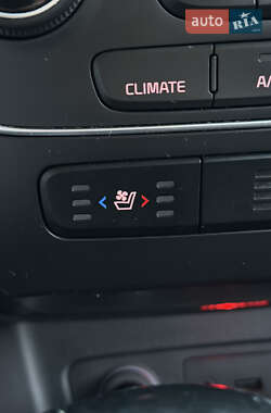 Позашляховик / Кросовер Kia Sorento 2012 в 