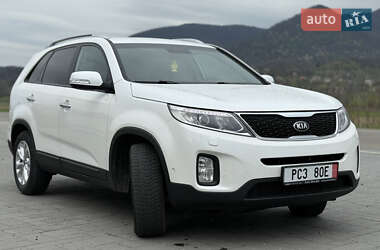 Позашляховик / Кросовер Kia Sorento 2015 в 