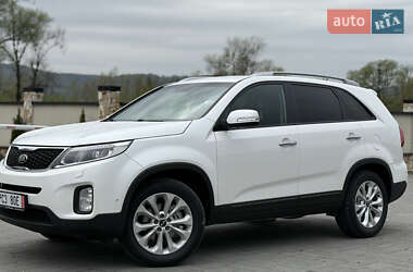 Позашляховик / Кросовер Kia Sorento 2015 в 