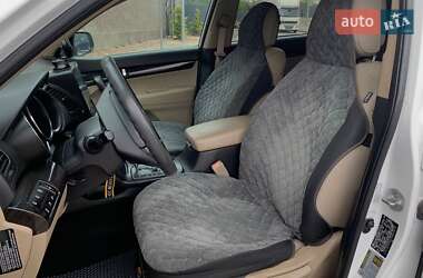 Внедорожник / Кроссовер Kia Sorento 2010 в 