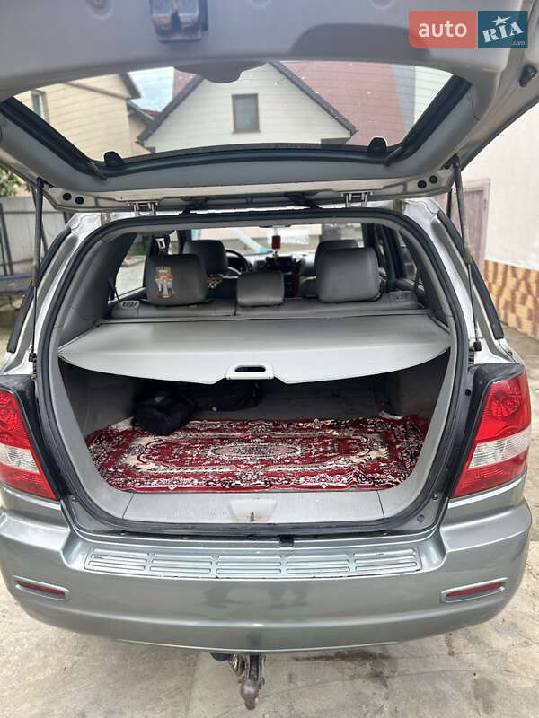Позашляховик / Кросовер Kia Sorento 2003 в Тячеві