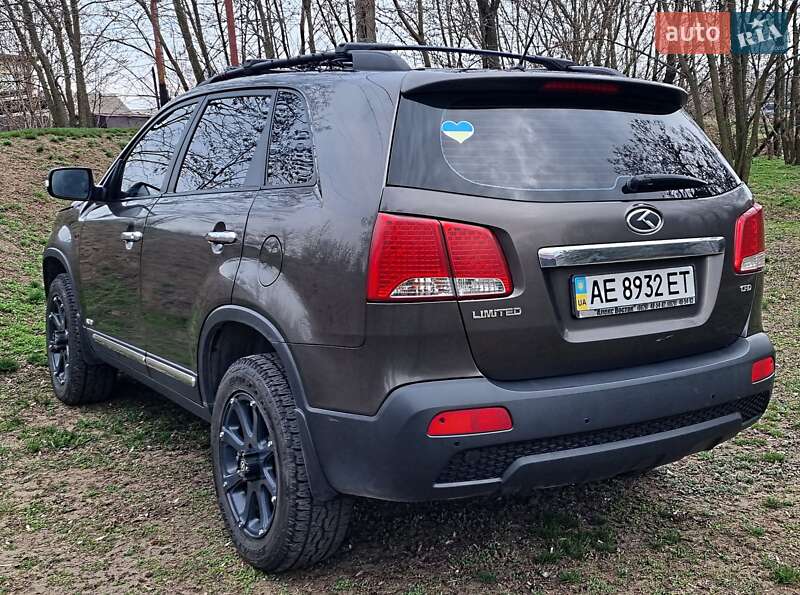 Внедорожник / Кроссовер Kia Sorento 2012 в Днепре