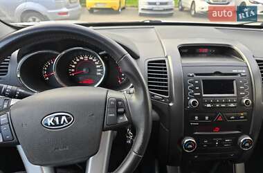 Внедорожник / Кроссовер Kia Sorento 2010 в 