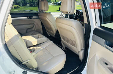 Позашляховик / Кросовер Kia Sorento 2011 в 