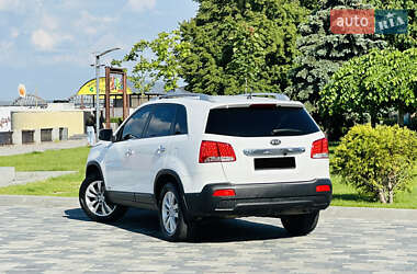 Позашляховик / Кросовер Kia Sorento 2011 в 