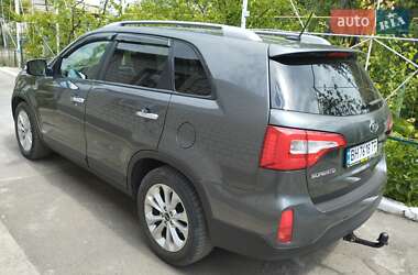 Позашляховик / Кросовер Kia Sorento 2014 в 