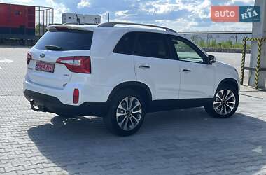 Позашляховик / Кросовер Kia Sorento 2015 в 