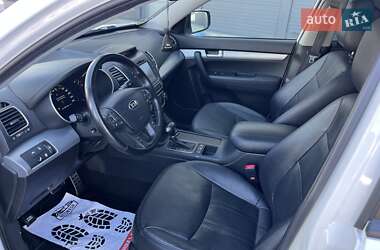 Позашляховик / Кросовер Kia Sorento 2015 в 