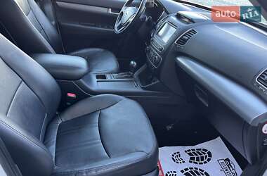 Позашляховик / Кросовер Kia Sorento 2015 в 