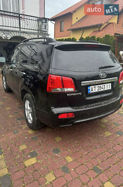 Позашляховик / Кросовер Kia Sorento 2012 в 