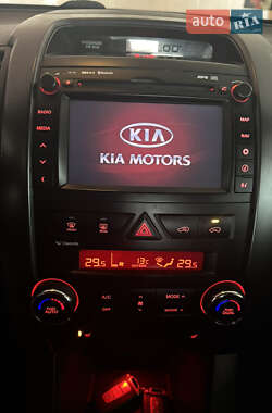 Позашляховик / Кросовер Kia Sorento 2012 в 