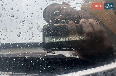 Позашляховик / Кросовер Kia Sorento 2012 в 