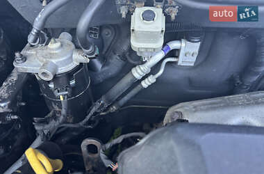 Позашляховик / Кросовер Kia Sorento 2012 в 