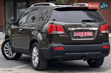 Позашляховик / Кросовер Kia Sorento 2010 в 