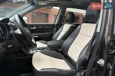 Позашляховик / Кросовер Kia Sorento 2010 в 