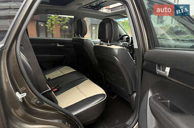 Позашляховик / Кросовер Kia Sorento 2010 в 