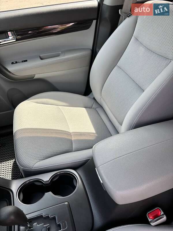 Позашляховик / Кросовер Kia Sorento 2010 в Дніпрі