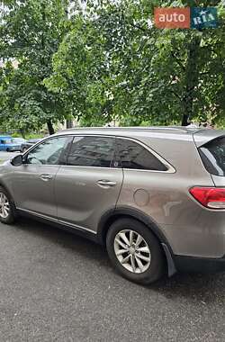 Позашляховик / Кросовер Kia Sorento 2015 в 