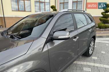 Позашляховик / Кросовер Kia Sorento 2013 в 