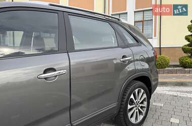 Позашляховик / Кросовер Kia Sorento 2013 в 