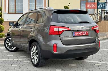 Позашляховик / Кросовер Kia Sorento 2013 в 