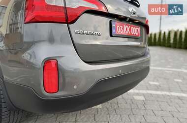 Позашляховик / Кросовер Kia Sorento 2013 в 