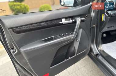 Позашляховик / Кросовер Kia Sorento 2013 в 