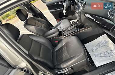 Позашляховик / Кросовер Kia Sorento 2013 в 