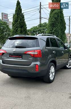 Позашляховик / Кросовер Kia Sorento 2012 в 