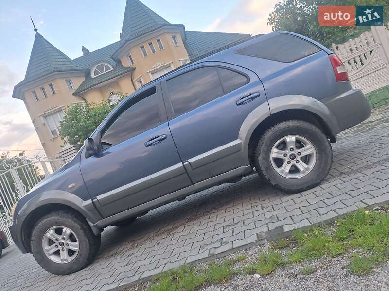 Внедорожник / Кроссовер Kia Sorento 2004 в Черновцах