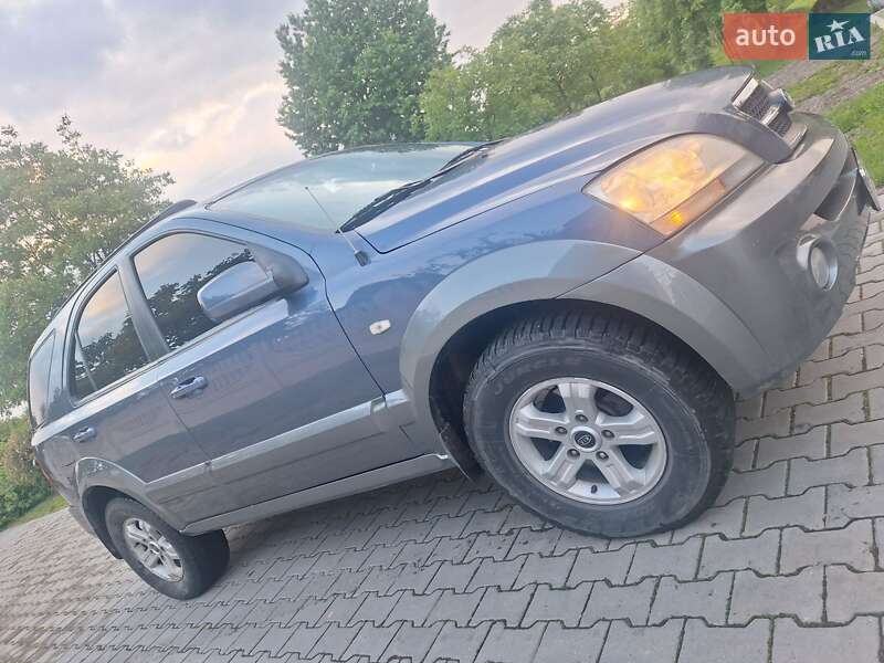 Внедорожник / Кроссовер Kia Sorento 2004 в Черновцах