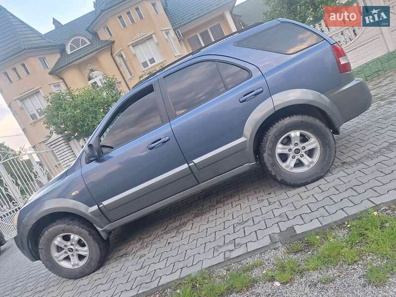 Внедорожник / Кроссовер Kia Sorento 2004 в Черновцах