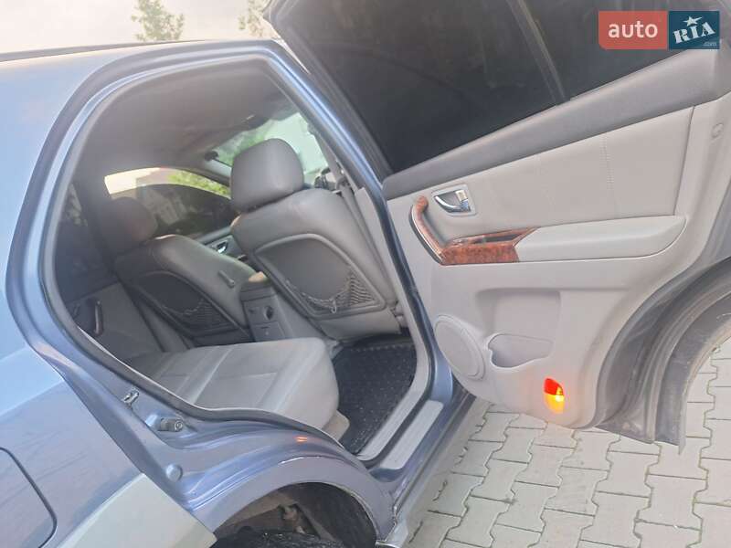 Внедорожник / Кроссовер Kia Sorento 2004 в Черновцах