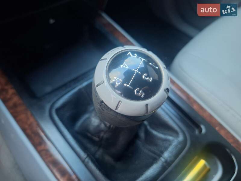 Внедорожник / Кроссовер Kia Sorento 2004 в Черновцах