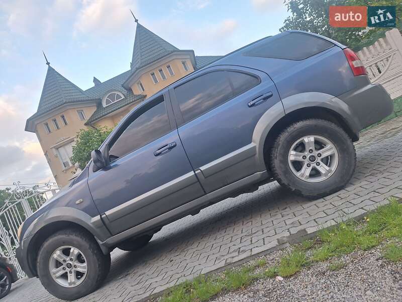 Внедорожник / Кроссовер Kia Sorento 2004 в Черновцах