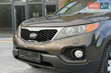 Позашляховик / Кросовер Kia Sorento 2010 в 