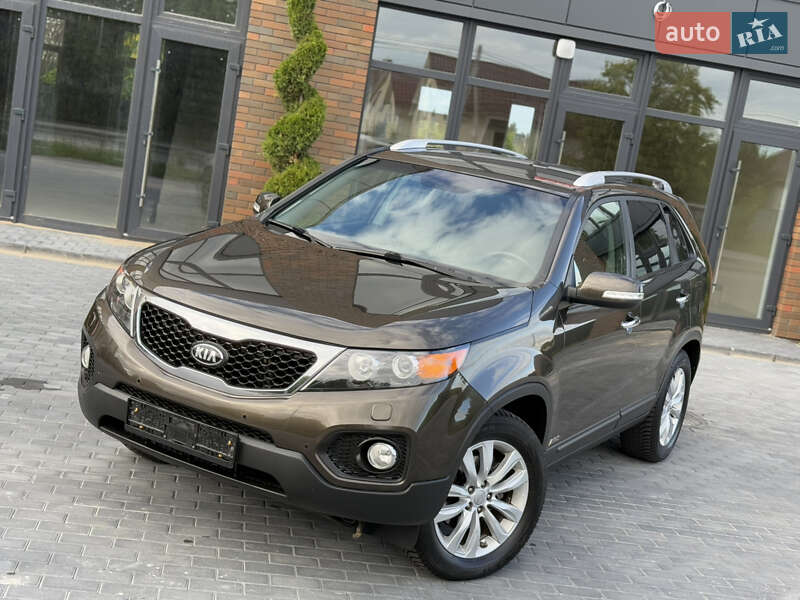 Позашляховик / Кросовер Kia Sorento 2010 в 
