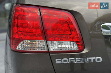 Позашляховик / Кросовер Kia Sorento 2010 в 