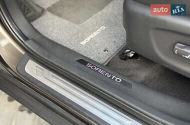 Позашляховик / Кросовер Kia Sorento 2010 в 