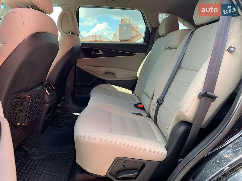 Позашляховик / Кросовер Kia Sorento 2015 в Києві