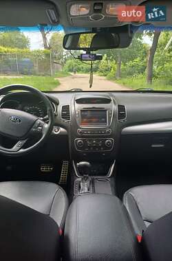 Позашляховик / Кросовер Kia Sorento 2014 в 
